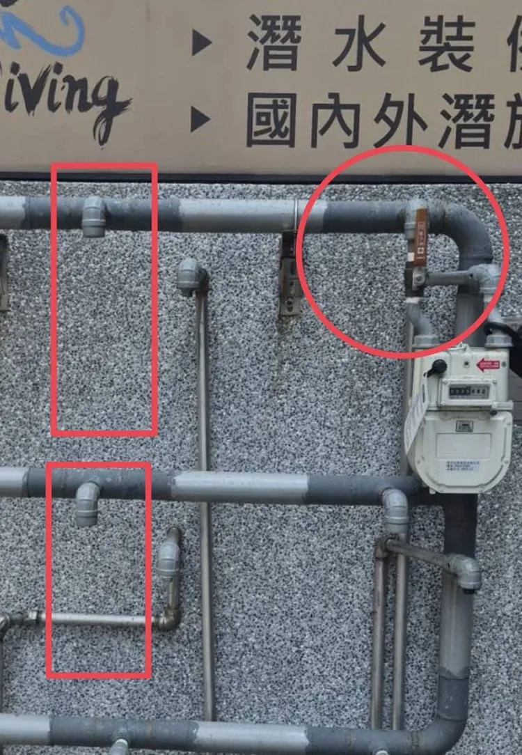 正常球閥(圈圈)與被偷的球閥(框框)。新竹縣府提供