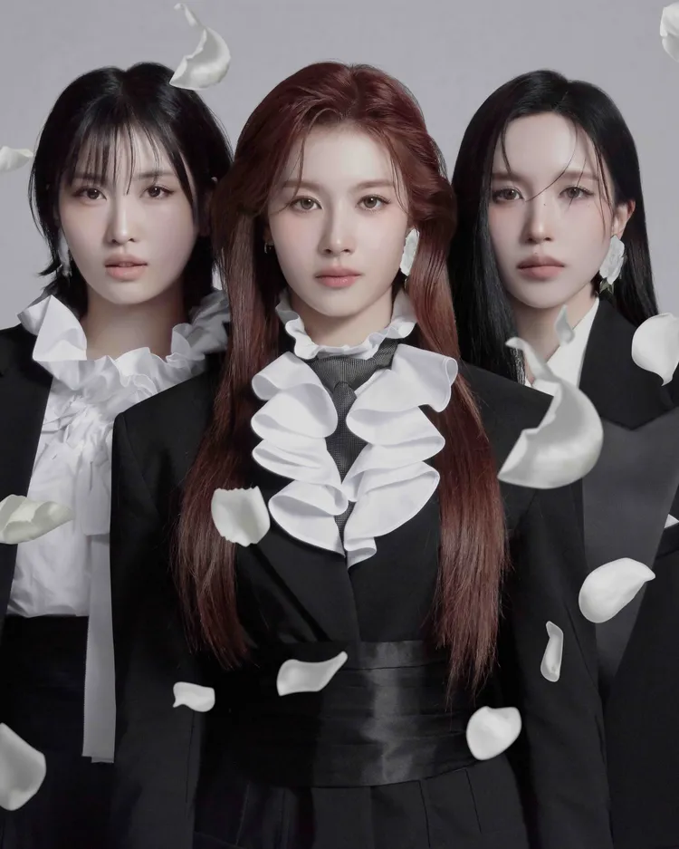 MOMO（左起）、SANA、MINA擁有高人氣，是最快舉行日本巨蛋巡演的K-POP女團的子團。SHOW OFFICE提供