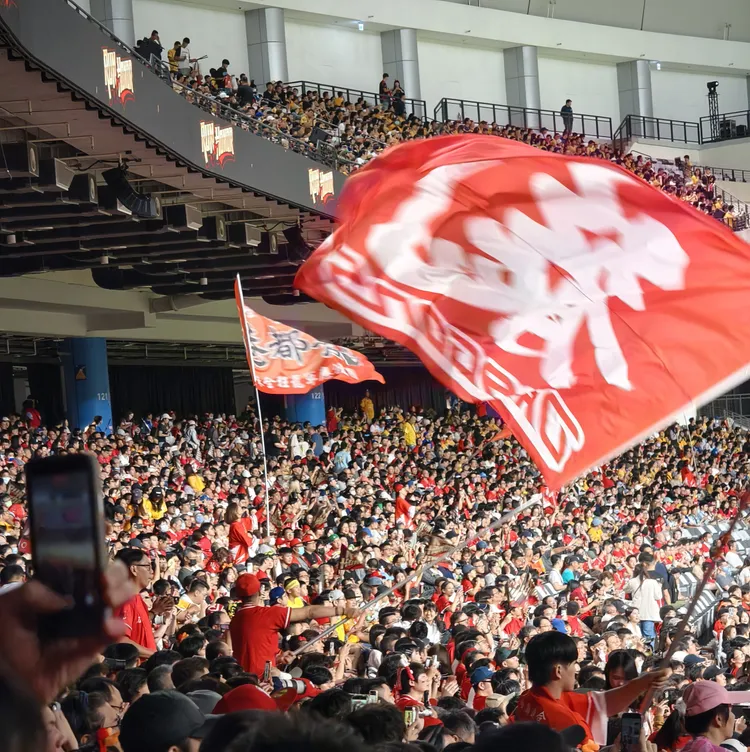 如今隨著大巨蛋正式啟用，職棒例行賽及總冠軍賽也數度移師大巨蛋舉行。高沛生攝