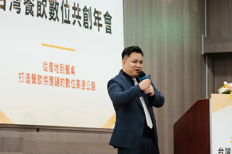 CocoMart創辦人張瀚仁於年會登台分享。根據公司統計，平台已服務逾3,000家餐廳，每月交易總額突破新台幣4億元。CocoMart提供