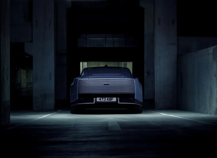 Type 01三馬達系統最大輸出1,030 PS、峰值扭力1,365 Nm，0～100km/h加速僅3.2秒，100～180km/h則只需4.0秒。原廠照片