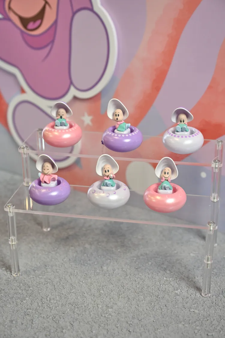 牡蠣寶寶快閃店台灣首發商品，滿額贈限定精裝紙袋。業者提供