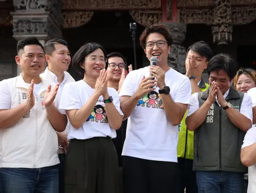 辯論等綠媒？沈伯洋駁斥：有邀媒體我全簽了　就地辯論也OK