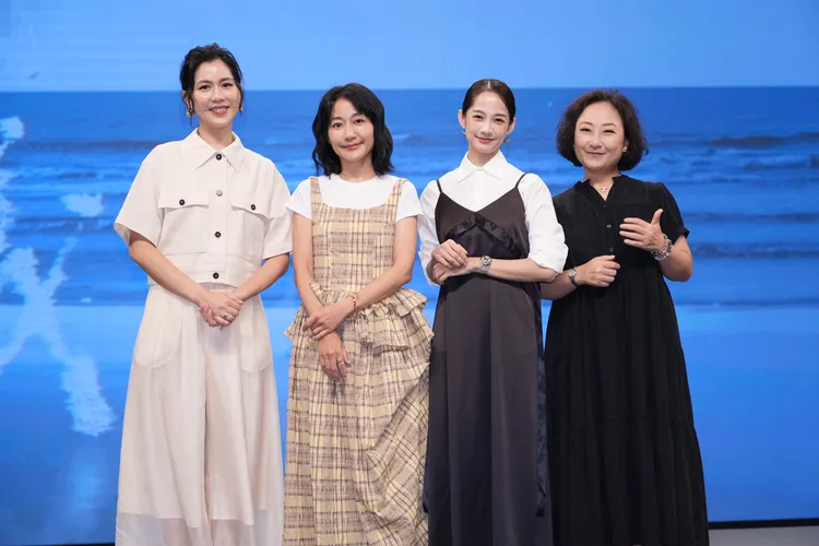 張家慧（左起）、陳婉婷、簡嫚書、廖梨伶。彭欣偉攝
