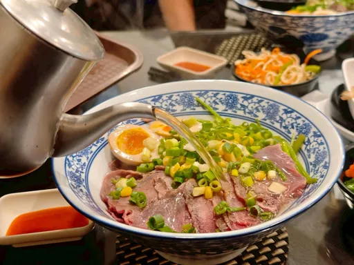 「台中100碗」麵店給消防員優惠竟被負評　霸氣回：不需要用利益換5星