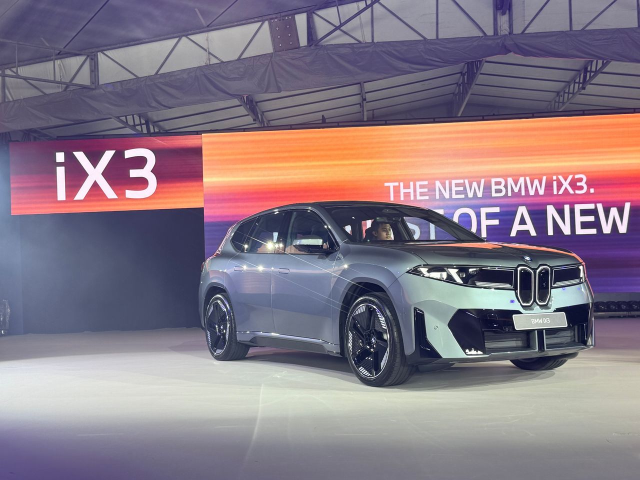 BMW iX3大改款245萬元起上市 續航805公里、10分鐘補電372公里
