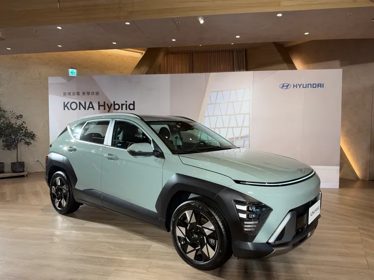KONA Hybrid自9月展開預接以來已累積約200張訂單，其中八成買家選擇售價109.9萬元的高階GLH-B車型。周奕豪攝