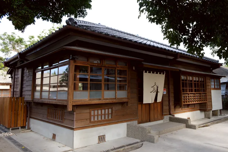 使用2張雲朗聯合住宿券，即可入住台東寶桑町屋日式町屋雙房，享受自然與靜謐的日式町屋。雲朗觀光提供