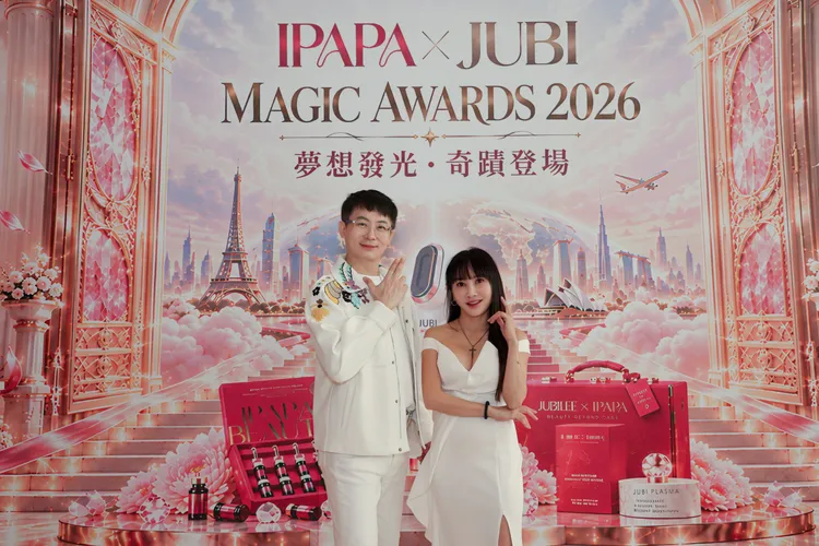 王宥忻（右）復婚破鏡重圓同框老公翁承旭。IPAPA提供