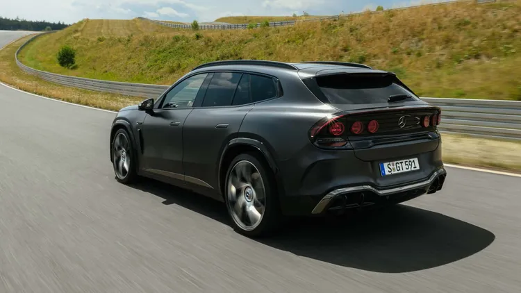 AMG GT SUV是品牌創立59年來首款完全自主開發的大型SUV，提供GT 53、GT 55及GT 63三種車型，不再以既有Mercedes-Benz休旅車為基礎進行性能強化。原廠照片
