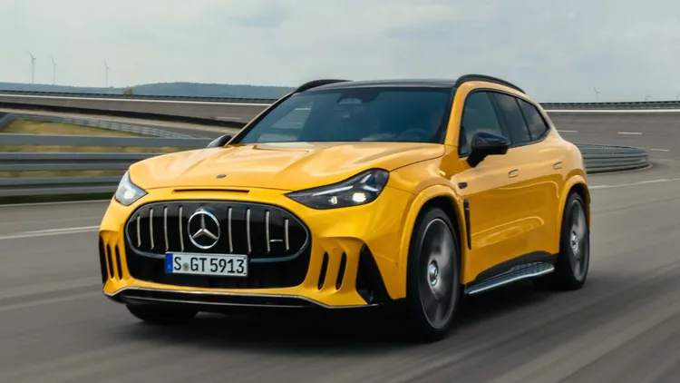 全新AMG ACTIVE RIDE CONTROL+主動式懸吊系統可抑制車身俯仰與側傾，搭配後軸轉向及可變四輪驅動，改善大型電動SUV在彎道中的動態反應。原廠照片