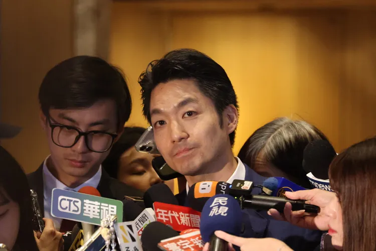 台北市長蔣萬安今天上午出席「南機場整宅單元四都更案簽約典禮」，並在會前接受媒體聯訪。記者李俊毅攝