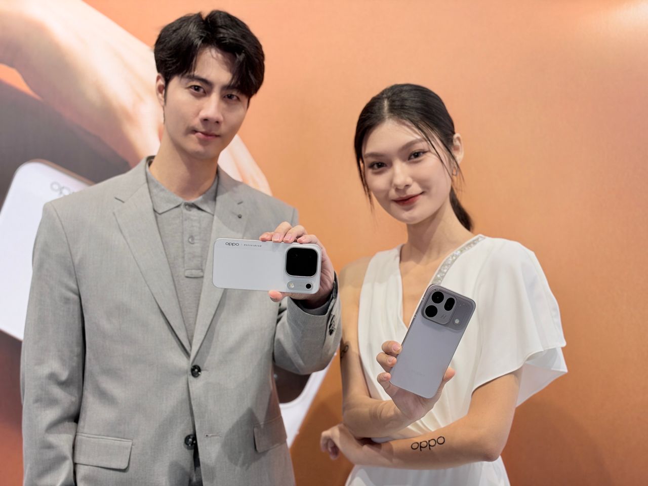 OPPO Find X10系列登台!Pro Max搭三顆2億畫素