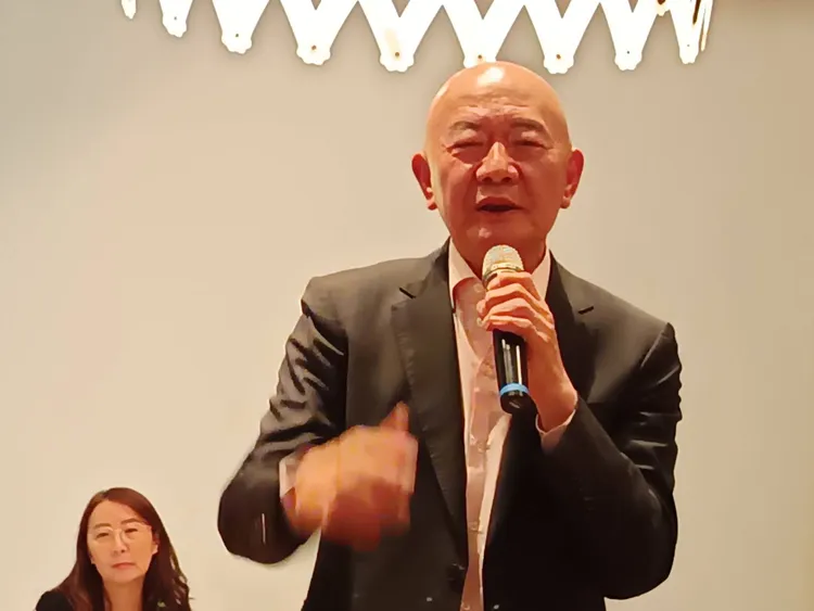 特力屋（7867）董事長何湯雄表示， 未來將以每年新增6至8家社區店的速度深入社區，擴大管家到府服務。許麗珍攝