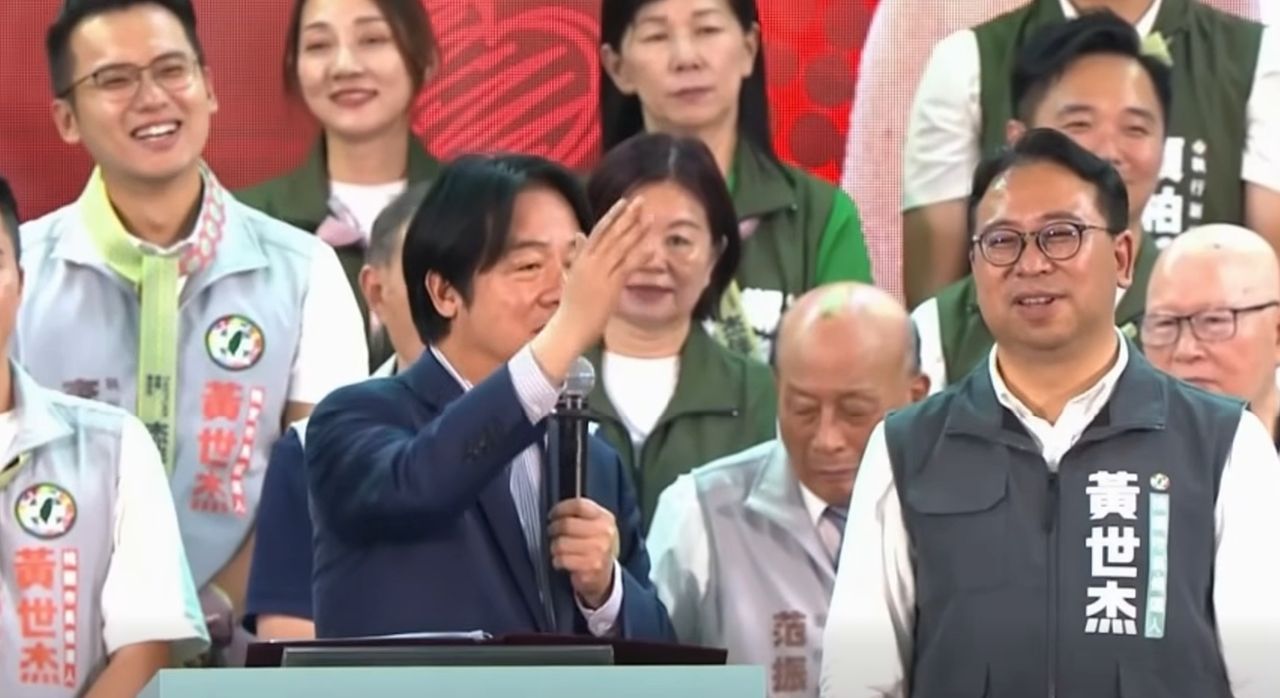 賴清德累了嗎?輔選黃世杰喊「黃偉哲」 台上一排人笑了