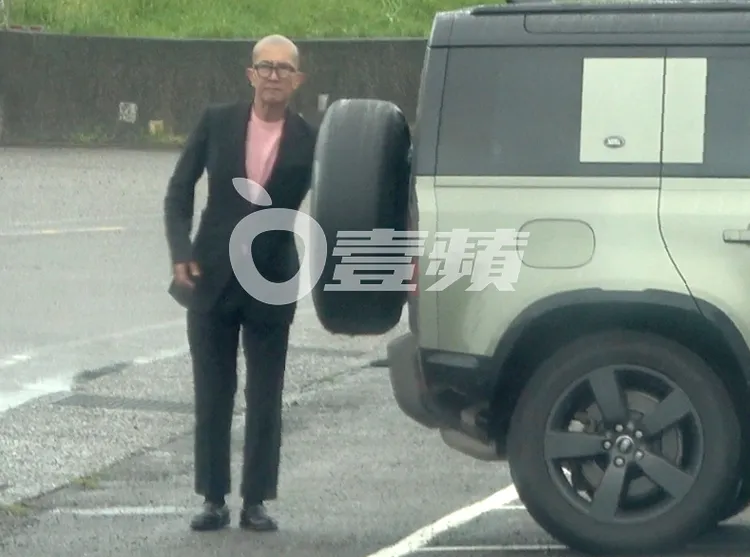 具俊曄大清早駕車抵達金寶山玫瑰園。特勤中心攝