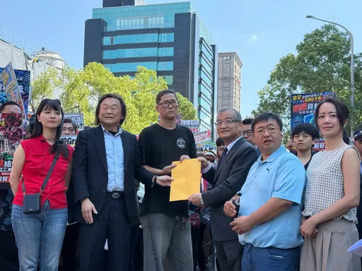付費訂閱叫外送還加收？她要公平會駁回Grab收購foodpanda