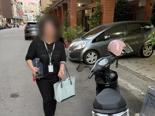 本應是游刃有餘辦完事離去　機車不見了！女反變匆匆忙忙求助警