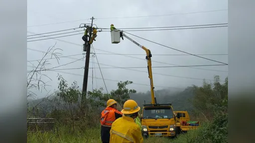 薔琵颱風強風豪雨！南投一度逾5000戶停電　台電工程人員搶修中