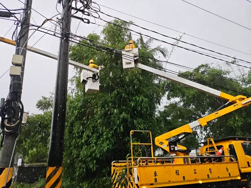 薔琵颱風釀逾34萬戶停電　台電跨區搶修復電率破9成