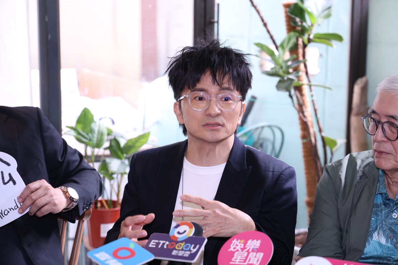 逸祥模仿沈伯洋挨轟!唐從聖《悶鍋》模仿也擔心被罵 使出「消弭藍綠對立」神招