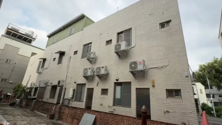 租客稱李男父親經濟狀況不錯，之前曾看過李男現身，外表「胖胖、憨憨的」。民眾提供