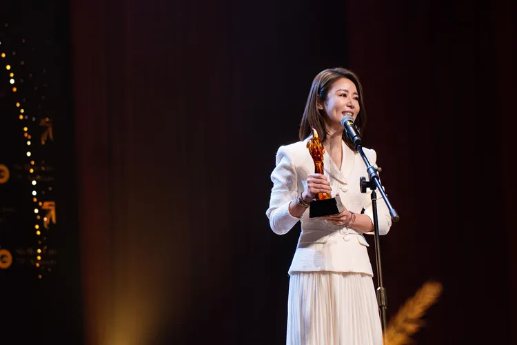 林心如分享從演員轉型製作人的心路歷程。世新大學提供