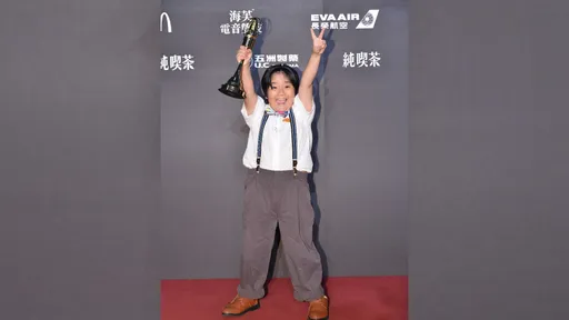 客家戲劇金鐘狂掃6獎！9歲龍步晞奪新人獎　獎座「入住書櫃」當擺飾