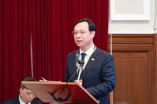 長輩免繳健保費修法三讀！石崇良批所得稅率一刀切：恐衝擊健保永續
