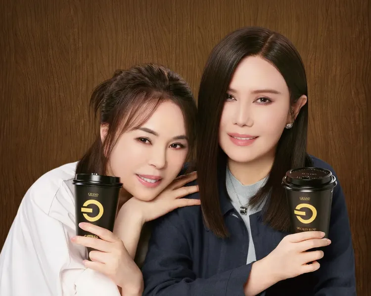 江蕙日前與妹妹江淑娜一同拍廣告。全聯提供