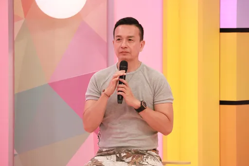 小鐘演藝工作不穩定遭女方家長洗臉　播咻比嘟嘩的歌遭酸：難聽死了