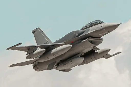 首批F-16V BLK70今返台！上午2架飛抵台東志航基地
