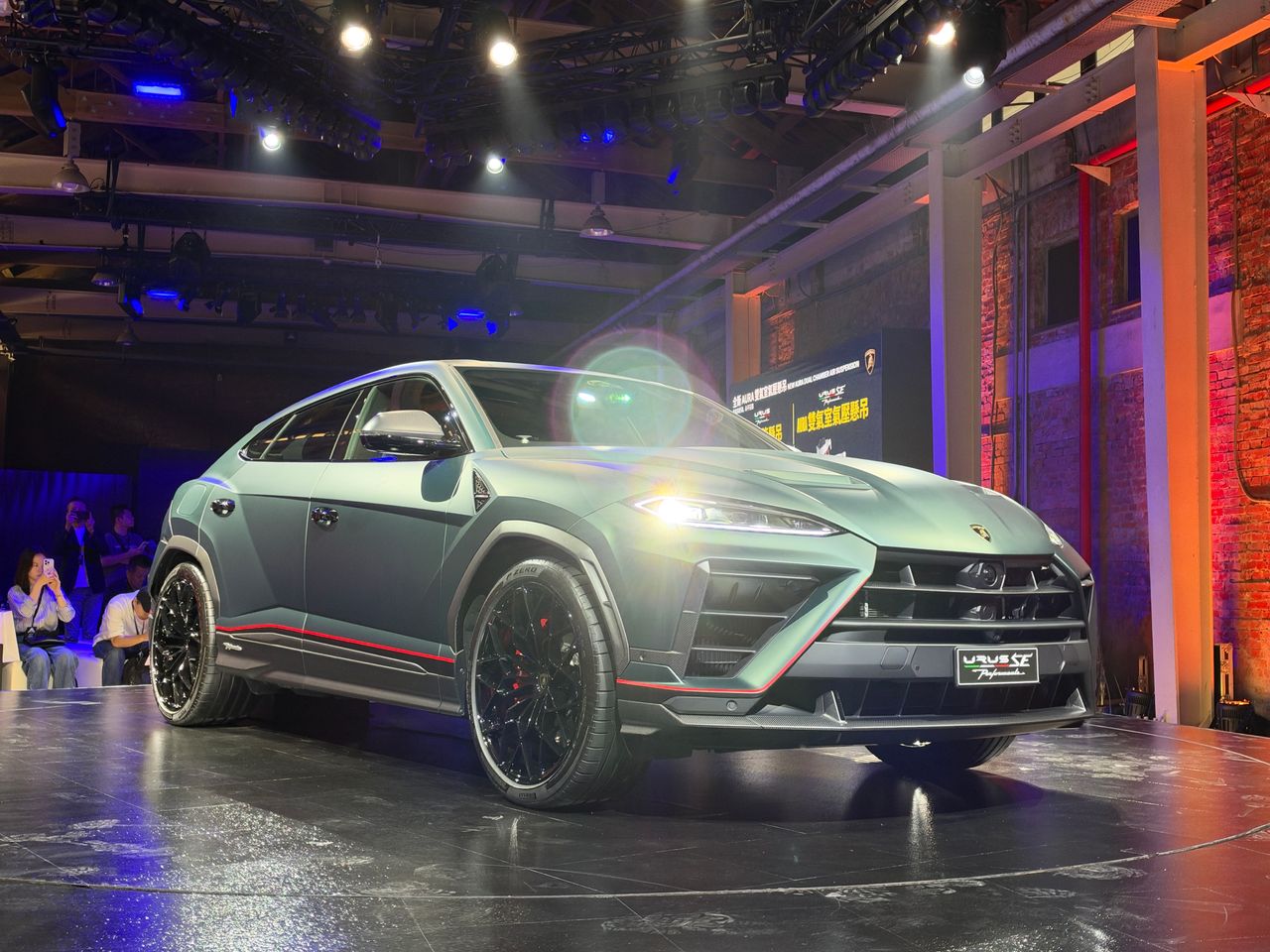 812匹蠻牛休旅抵台!Lamborghini Urus SE Performante亮相 1,688萬元起、零百加速3.3秒