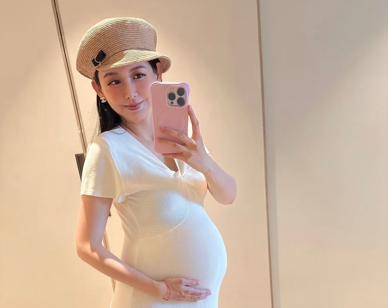 愷樂升格三寶媽絕美孕婦寫真被他曝光 突被問「拚第4胎」這樣說