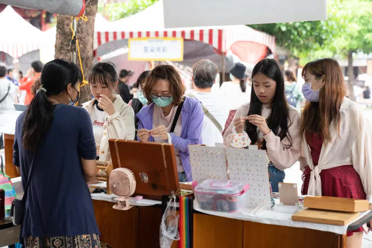 10月24日至26日光復節連假期間，宜蘭傳藝園區將推出「微光市集」。翻攝照片