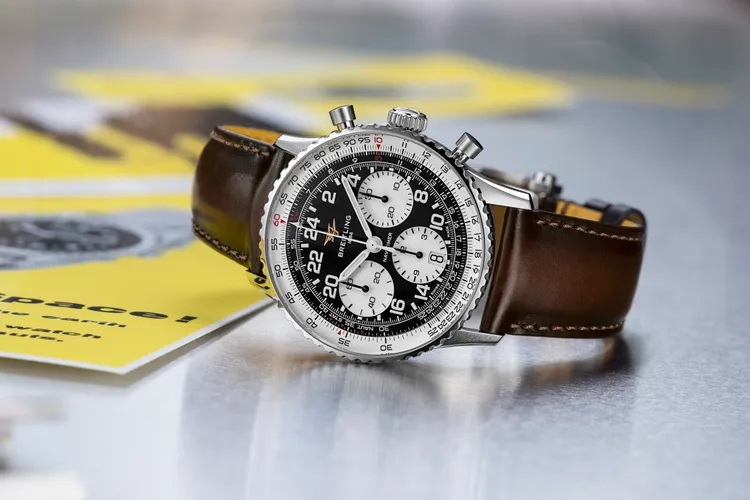 百年靈Navitimer B02 Cosmonaute太空人腕錶。品牌提供