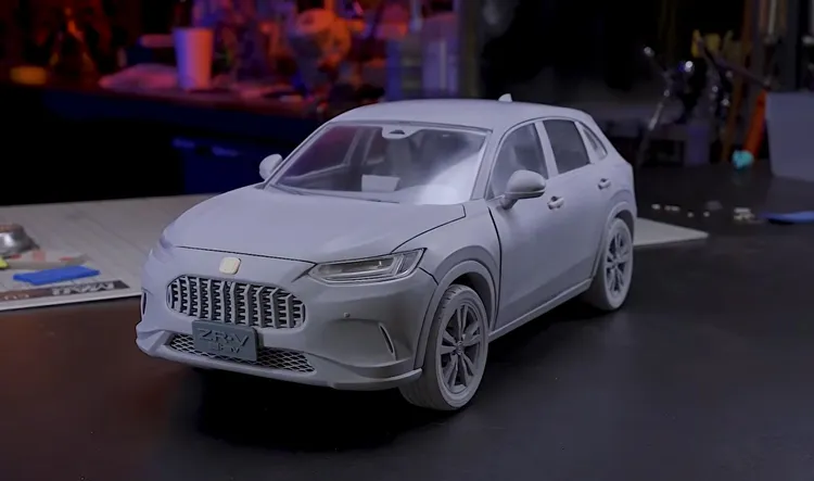 Honda Taiwan首度攜手模型創作者喬老師，以1:18縮尺模型重現All-new ZR-V e:HEV的設計細節。業者提供