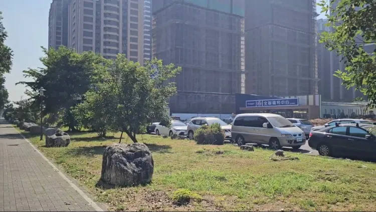 台南運鈔車監守自盜案件，疑似案發的第一現場。民眾提供
