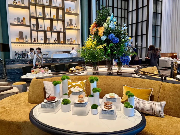 臺北洲際酒店大廳Lounge提供下午茶、點心及酒飲等。莊偉祺攝