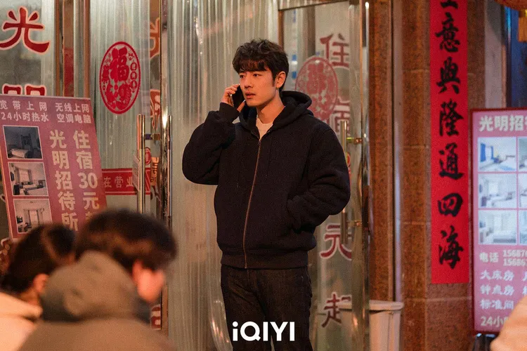 肖戰飾演天才醫生劉錚亮。愛奇藝國際版提供