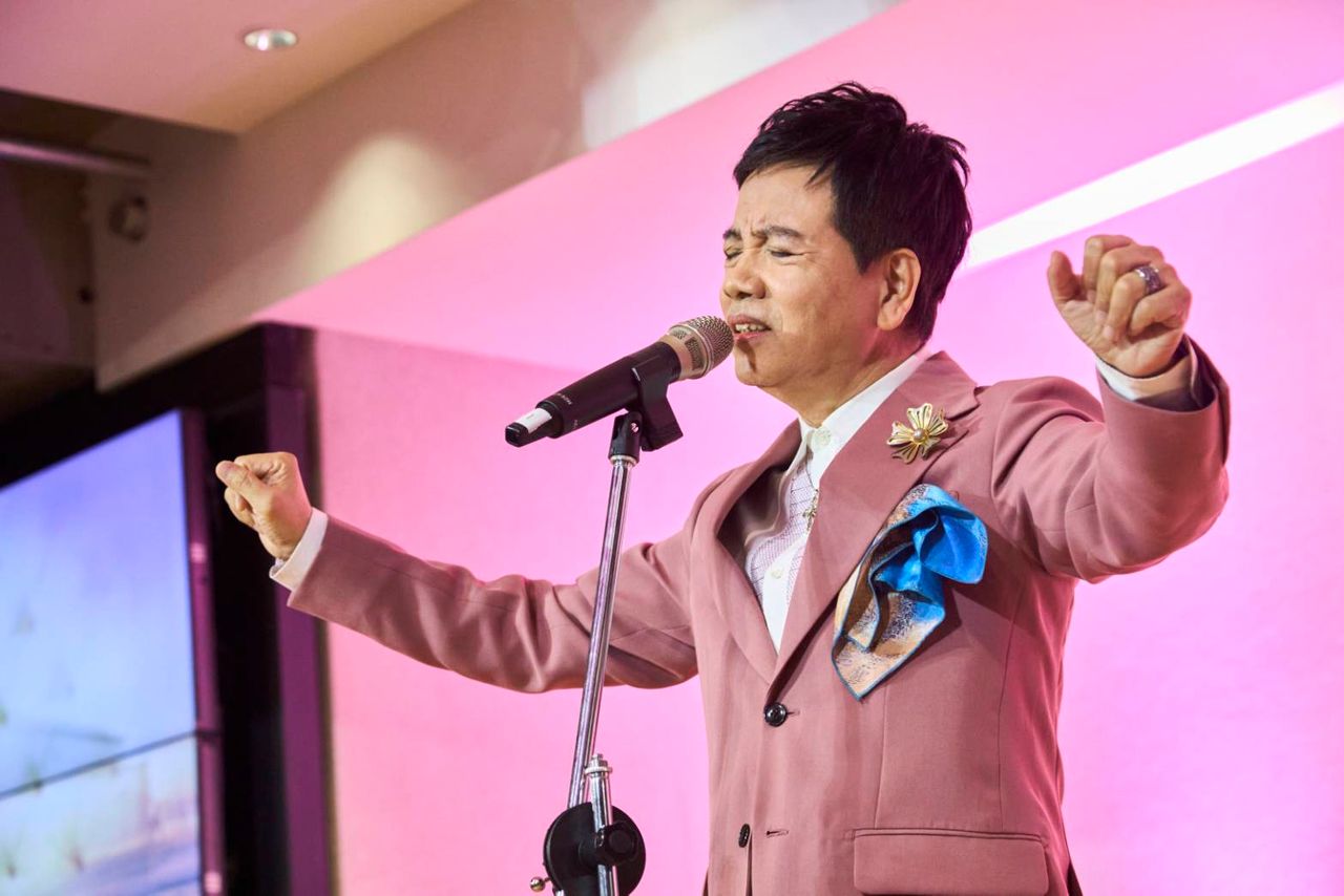 陳凱倫癌後重拾歌手夢 42年後終於找回自己的聲音