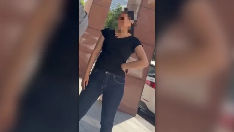 井女今年6月在台南法院門口怒嗆鄭姓男子。民眾提供