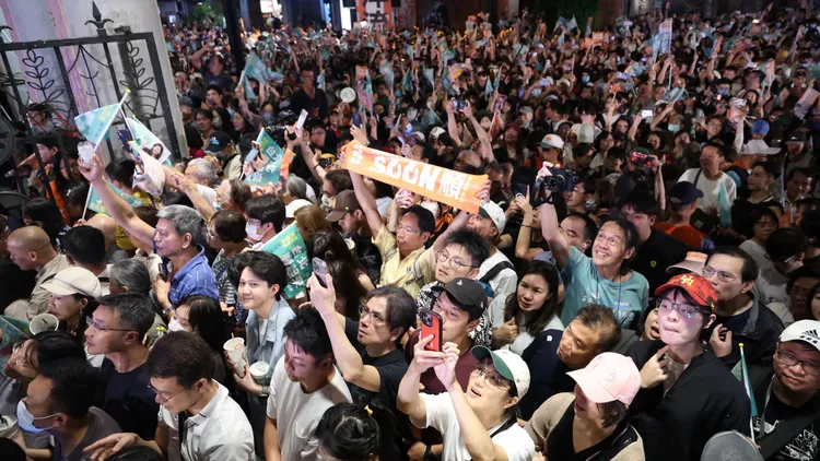 沈伯洋昨晚在保安宮開講，吸引眾多支持者到場。莊宗達攝