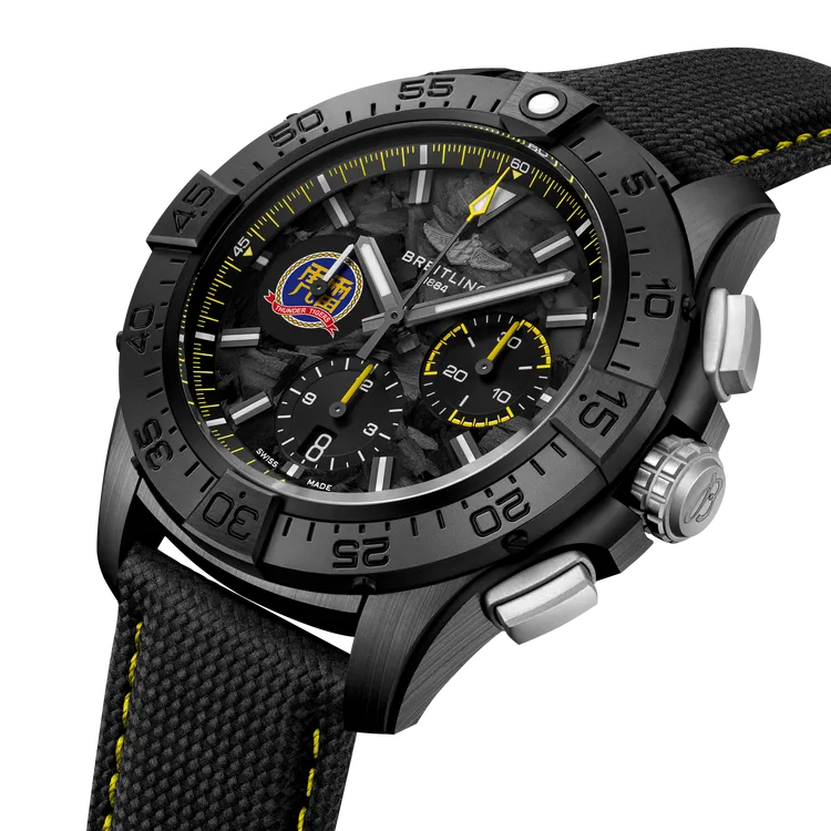 百年靈Avenger B01 Night Mission限量腕錶。品牌提供