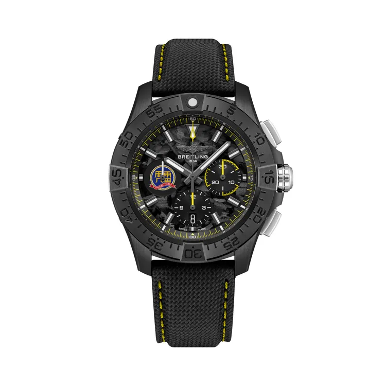 百年靈Avenger B01 Night Mission限量腕錶。品牌提供