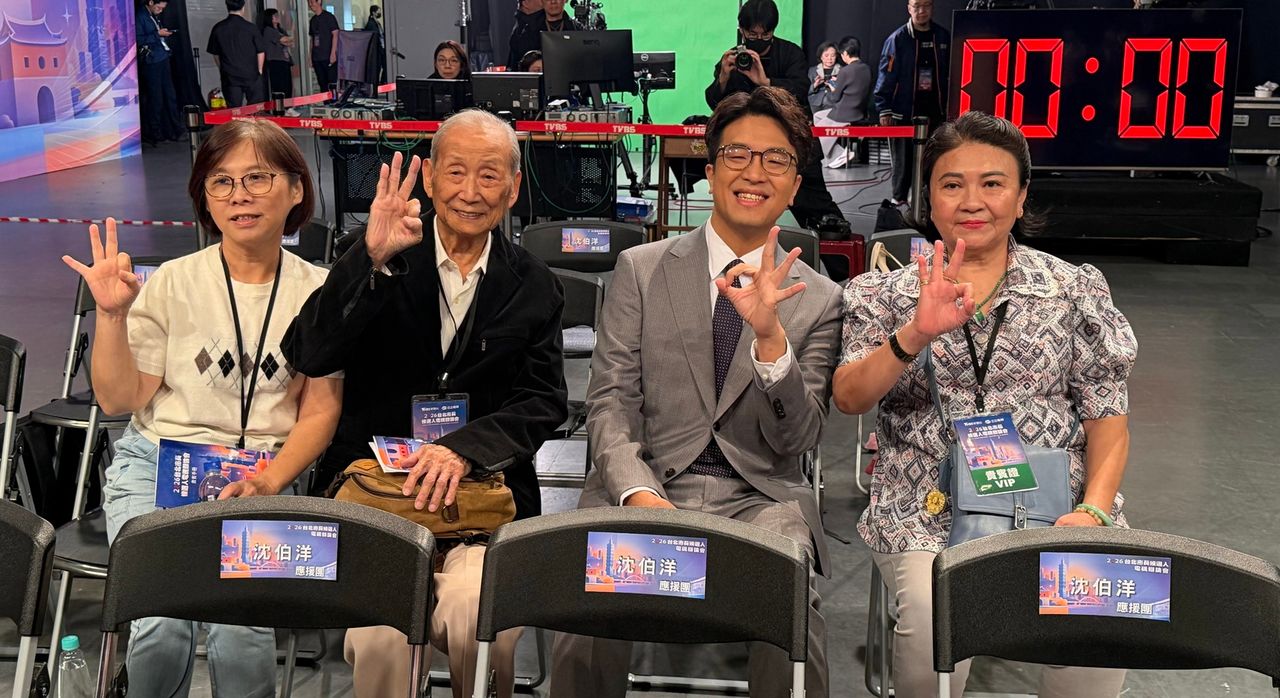 沈伯洋最強應援團 阿嬤比3力挺!三叔公焦急:還是落後...