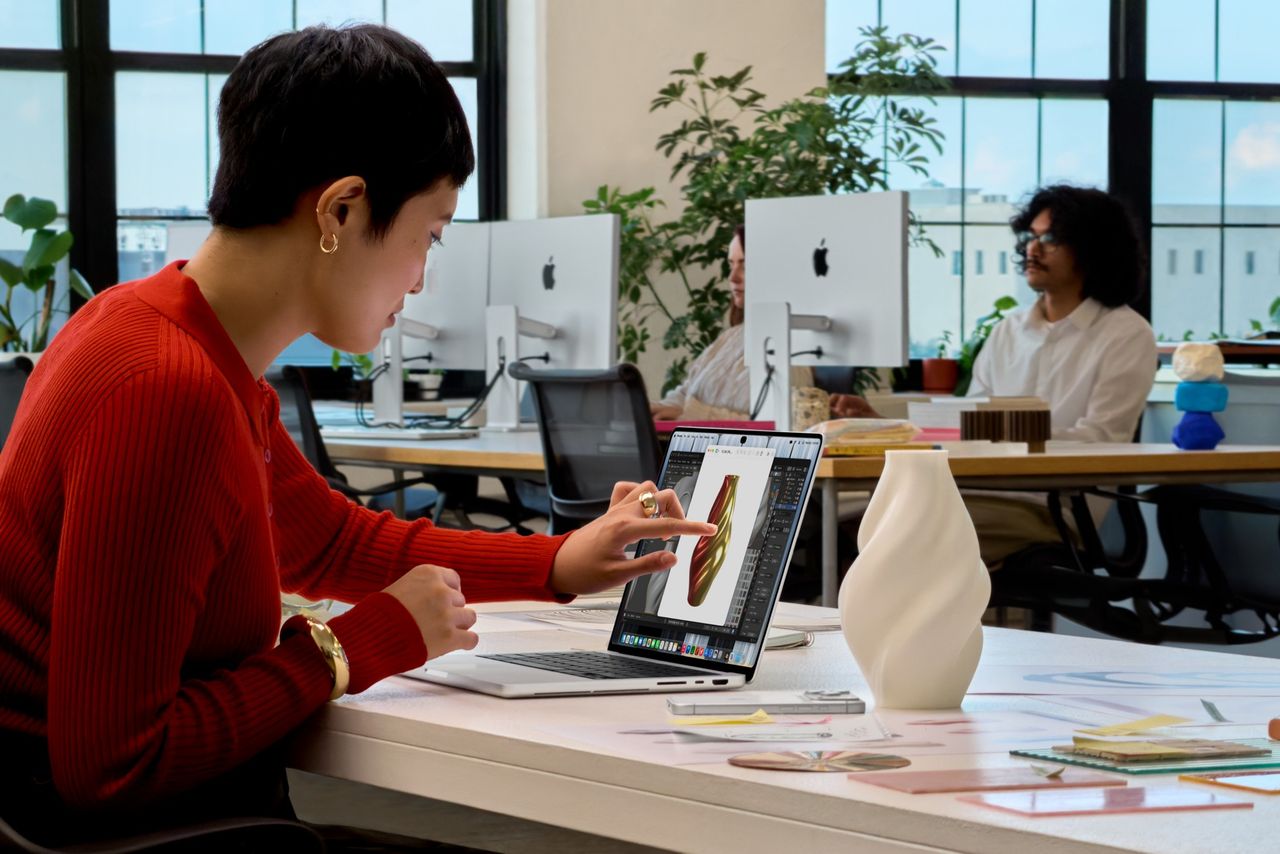 蘋果首款觸控MacBook Pro登場 搭OLED螢幕、9.79萬元起