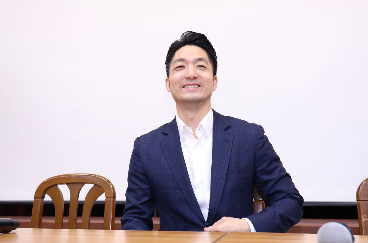 32萬留言刪不完!蔣萬安竟秒砍「甘蔗、蔣經國照」惹怒全網
