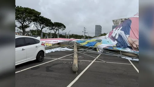 江啟臣、黃馨慧合掛看板倒塌砸毀8車！被問賠償冷回「妳覺得呢」挨轟