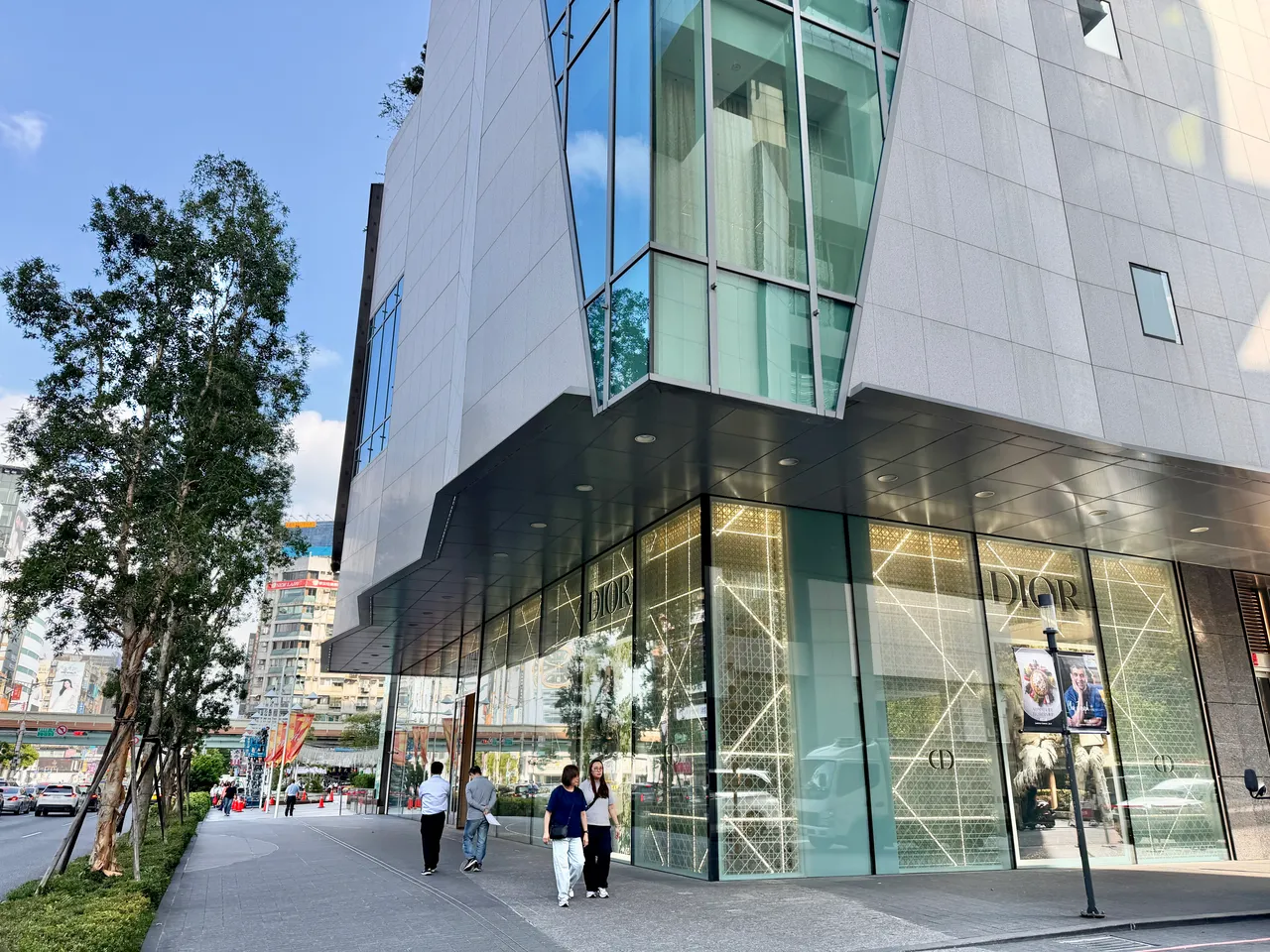 北市唯一「豪宅百貨」！18天拚2.8億業績　全館店王曝光了